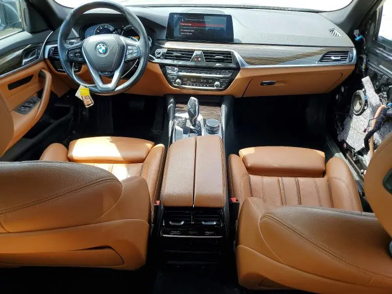 2019 BMW 530E   