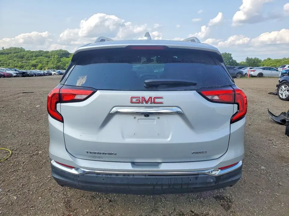 2021 GMC TERRAIN SLT  