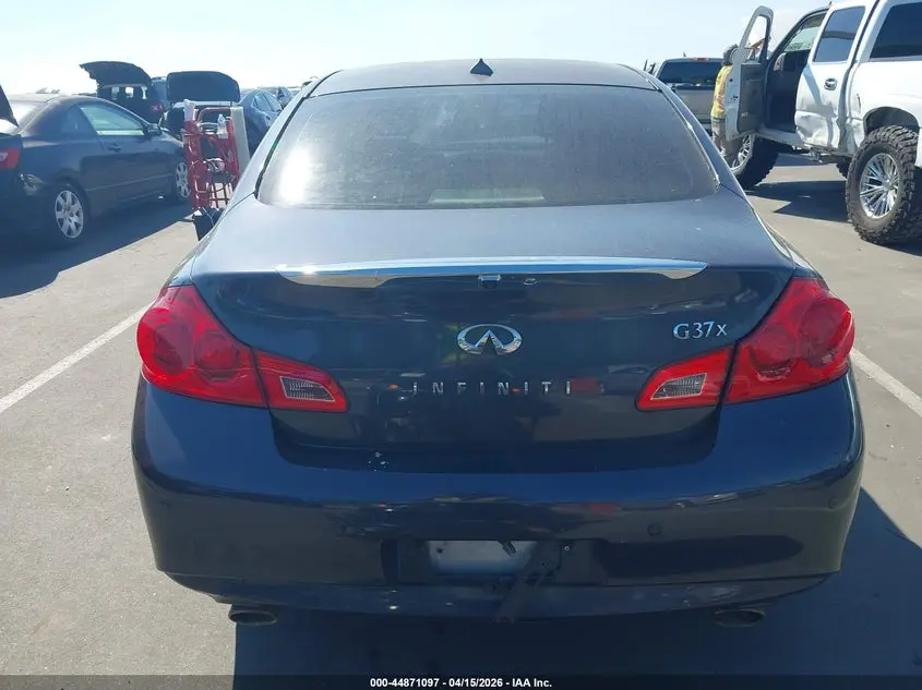 2012 INFINITI G37  