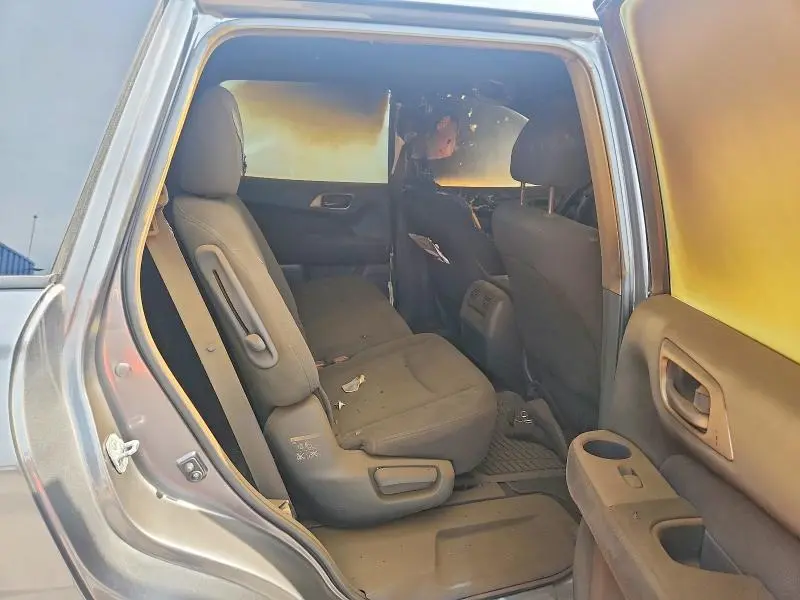 2015 NISSAN PATHFINDER SV  