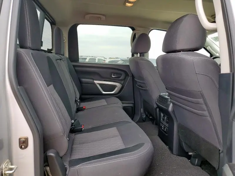 2020 NISSAN TITAN SV  