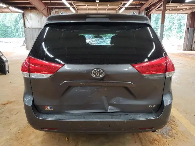 2012 TOYOTA SIENNA XLE  