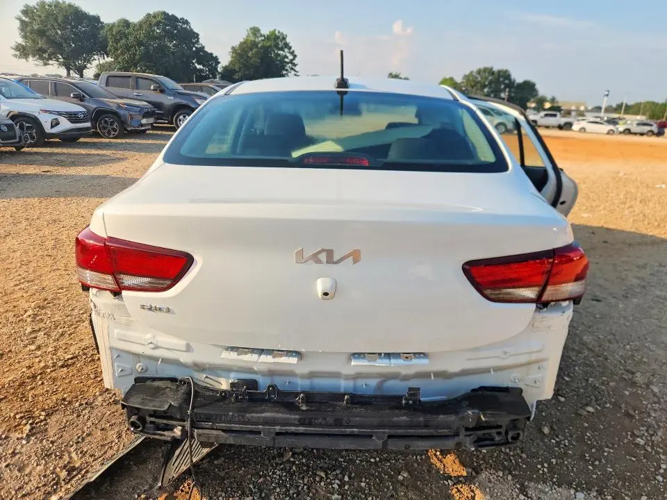 2022 KIA RIO LX  