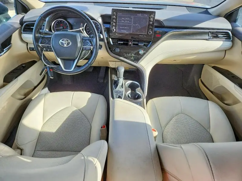 2021 TOYOTA CAMRY XLE  