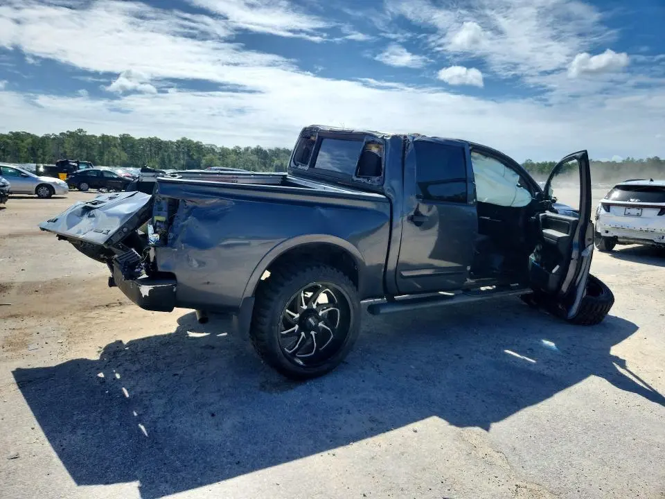 2012 NISSAN TITAN SV  