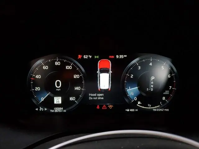 2018 VOLVO XC60 T5 MOMENTUM  