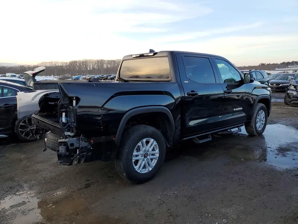 2025 TOYOTA TUNDRA SR5  