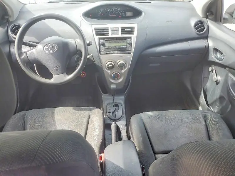 2011 TOYOTA YARIS BASE  
