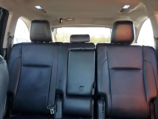 2018 TOYOTA HIGHLANDER SE  