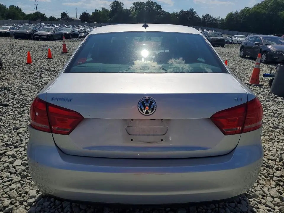 2015 VOLKSWAGEN PASSAT S  