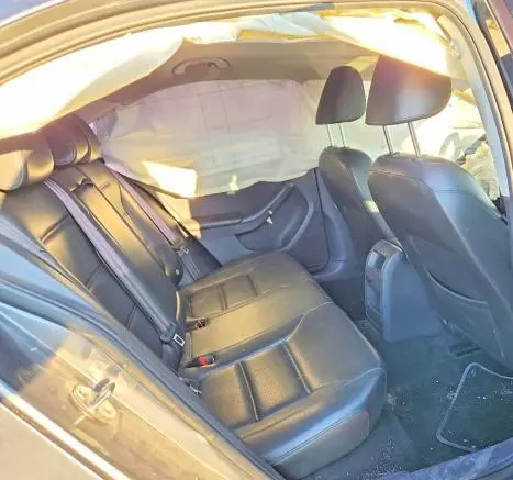 2015 VOLKSWAGEN JETTA SE  