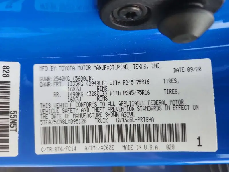 2020 TOYOTA TACOMA SR5 V6  
