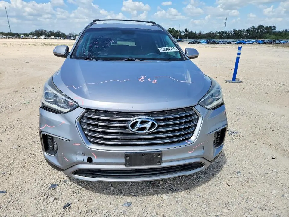 2018 HYUNDAI SANTA FE SE  
