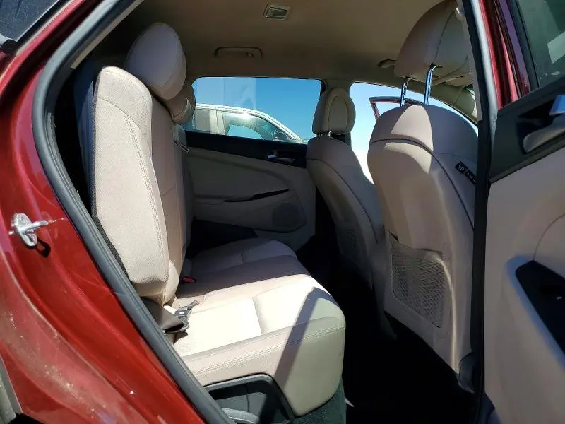 2016 HYUNDAI TUCSON SE  