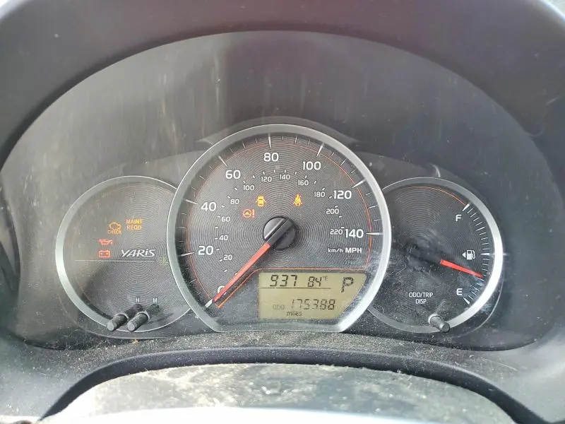2013 TOYOTA YARIS 5-DOOR L  