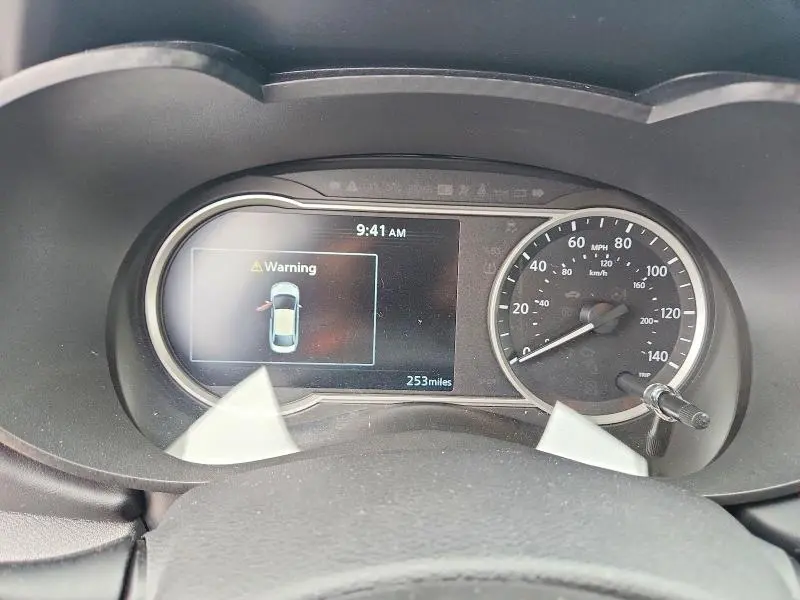 2025 NISSAN VERSA SR  