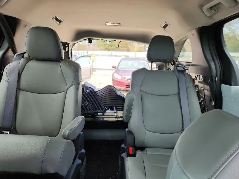 2025 TOYOTA SIENNA XLE 7-PASSENGER  