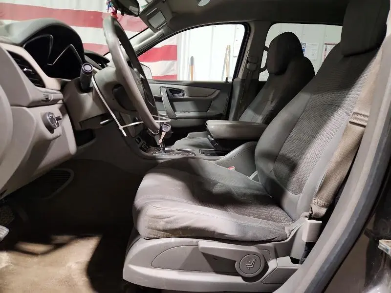 2015 CHEVROLET TRAVERSE LS  