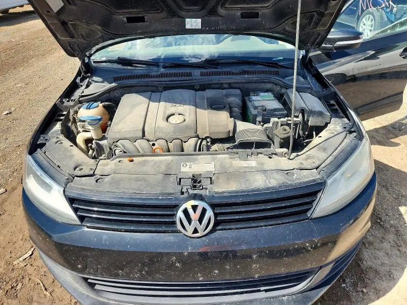 2012 VOLKSWAGEN JETTA SE  