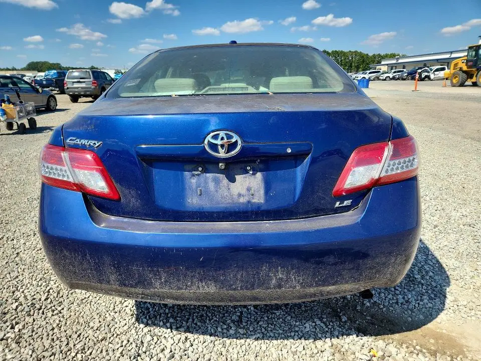 2011 TOYOTA CAMRY LE  