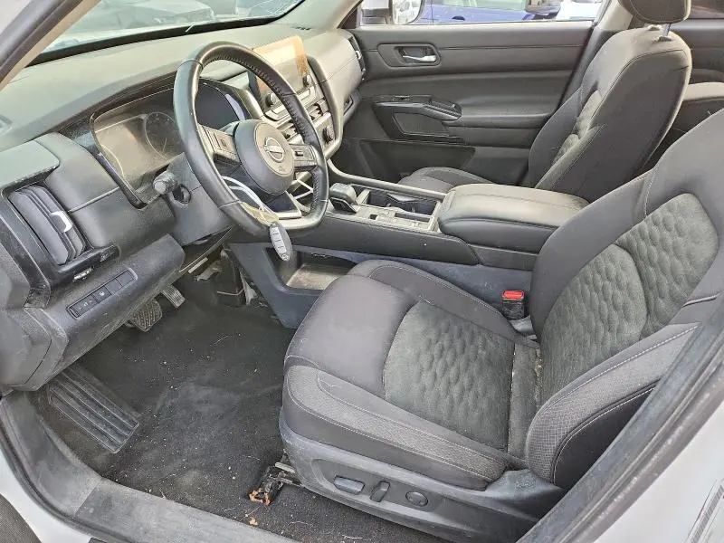 2022 NISSAN PATHFINDER SV  