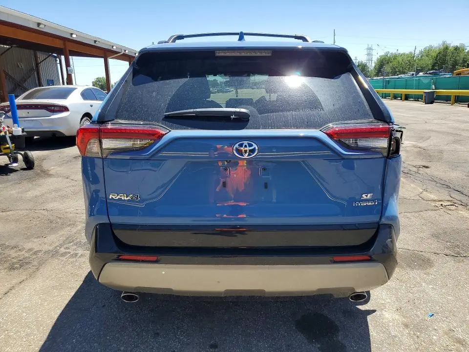 2024 TOYOTA RAV4 SE  