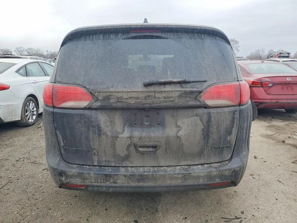 2019 CHRYSLER PACIFICA LIMITED  