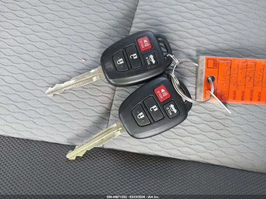 2018 TOYOTA COROLLA LE