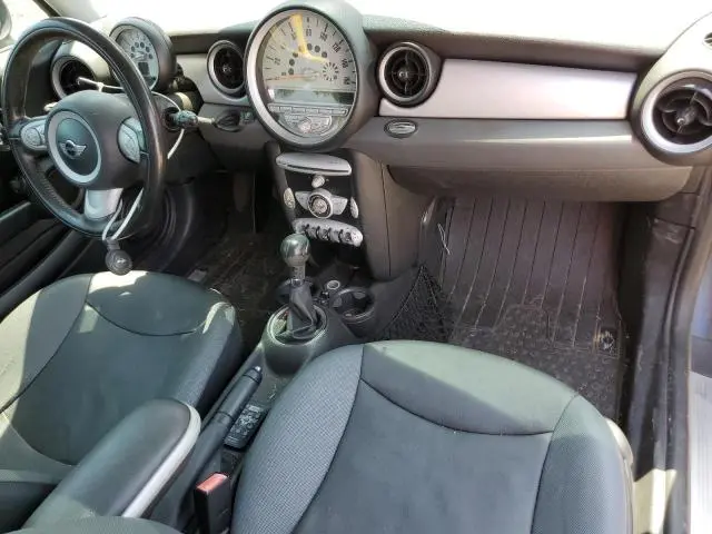 2010 MINI COOPER 
