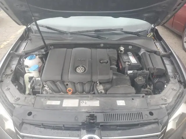 2013 VOLKSWAGEN PASSAT SE  