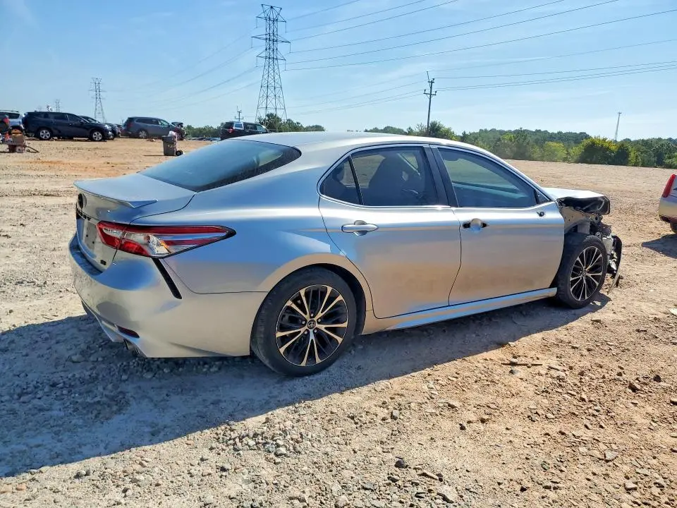 2018 TOYOTA CAMRY SE  