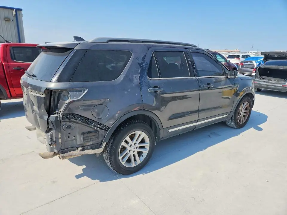 2017 FORD EXPLORER XLT  
