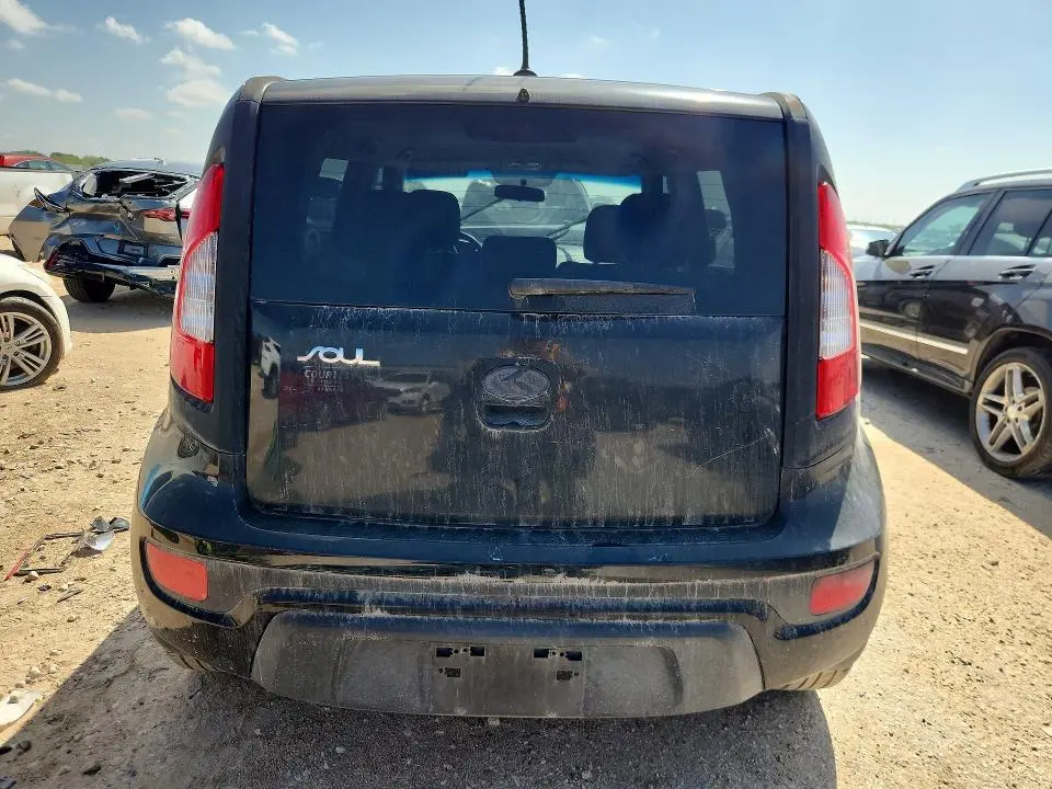 2013 KIA SOUL +  