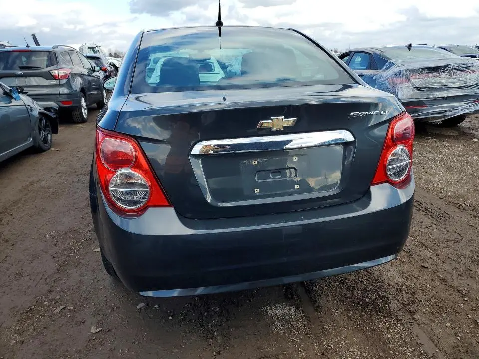 2014 CHEVROLET SONIC LT  