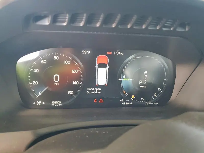 2019 VOLVO XC90 T8 MOMENTUM  