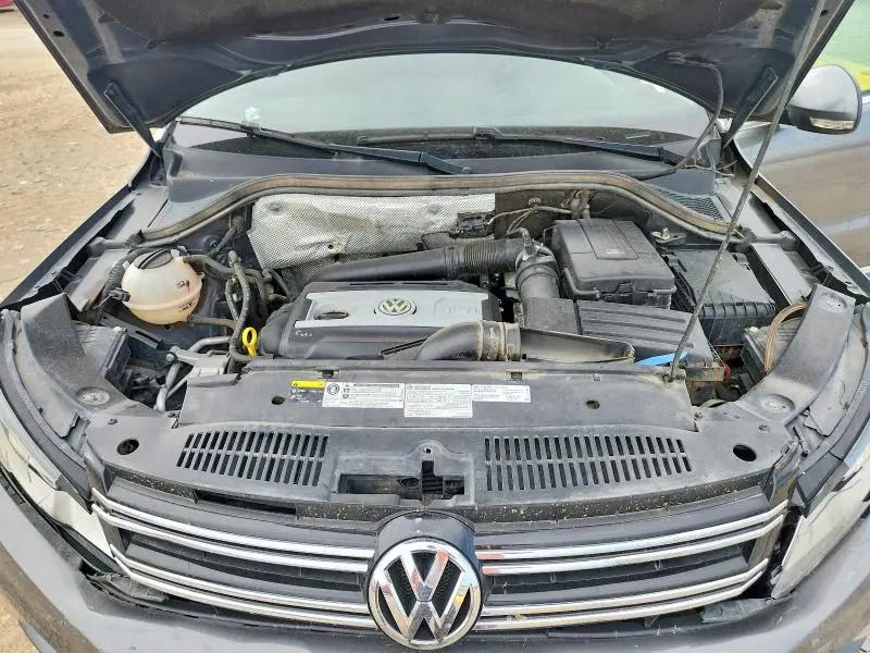 2016 VOLKSWAGEN TIGUAN S  
