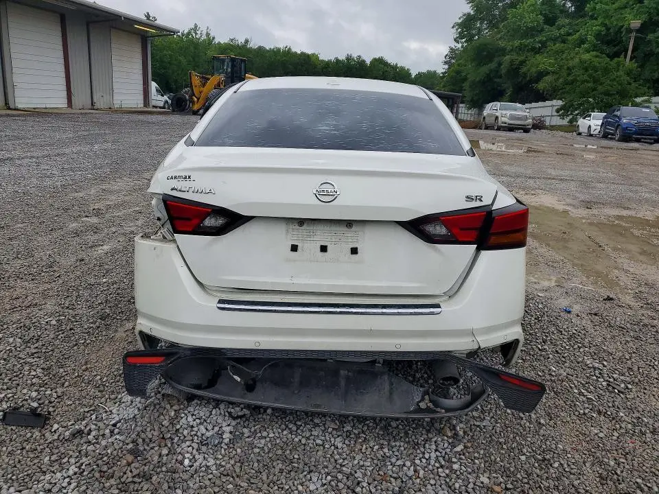 2022 NISSAN ALTIMA SR  