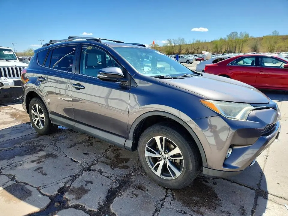 2016 TOYOTA RAV4 XLE  