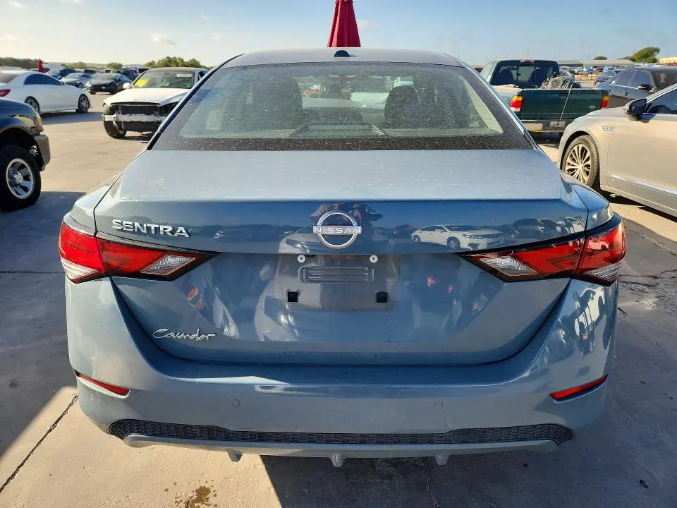 2025 NISSAN SENTRA SV  