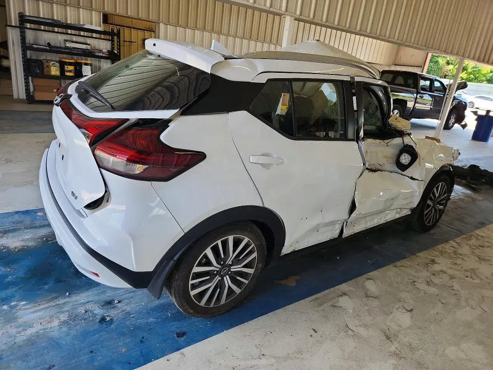 2023 NISSAN KICKS SV  