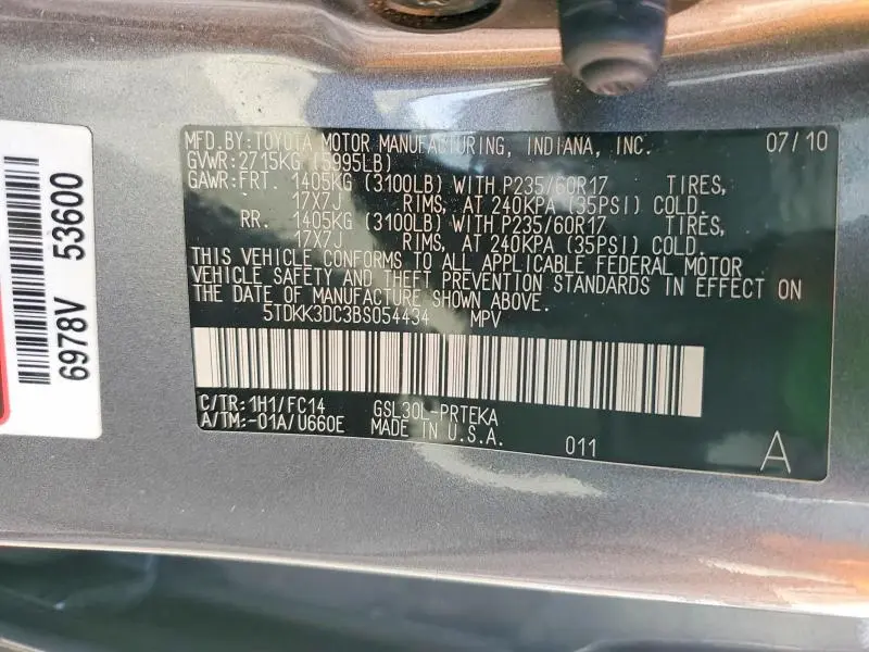 2011 TOYOTA SIENNA LE  