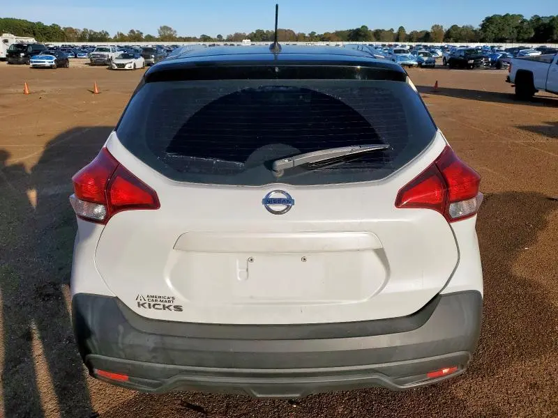 2018 NISSAN KICKS S  