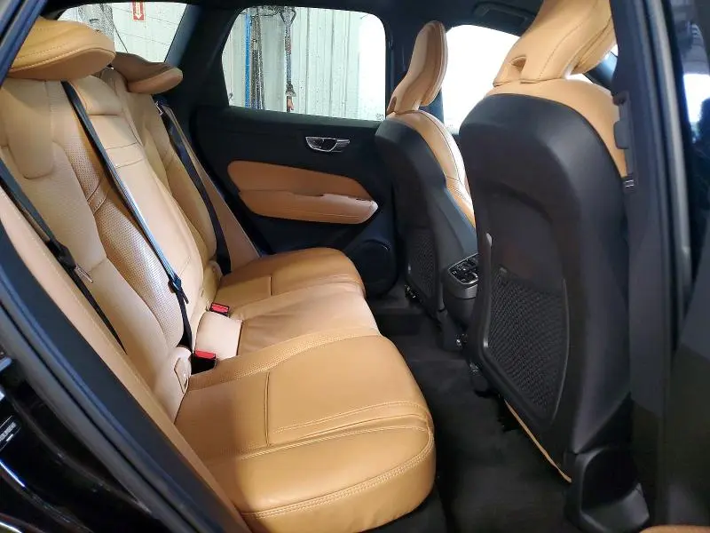 2021 VOLVO XC60 T5 INSCRIPTION  