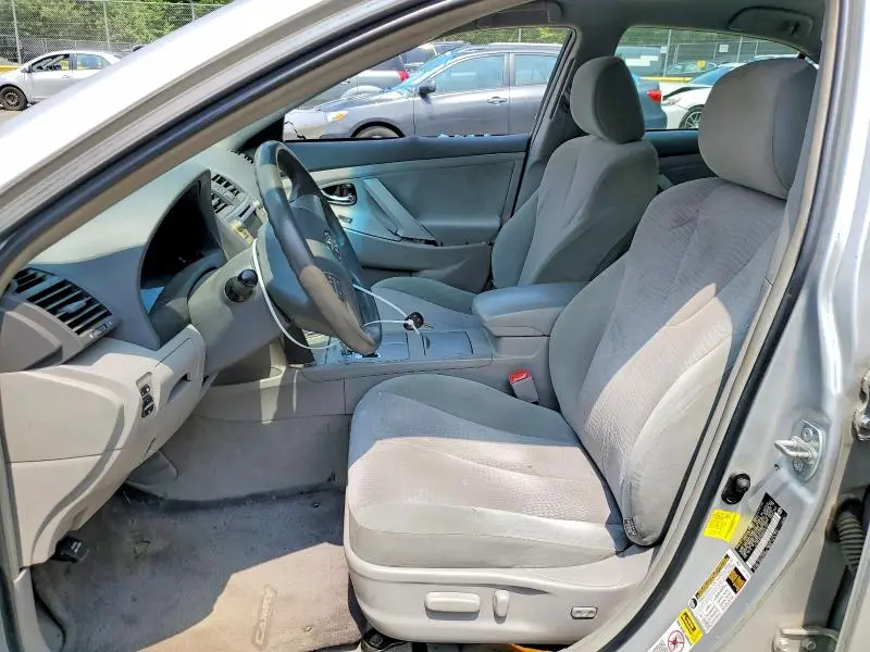 2011 TOYOTA CAMRY LE  