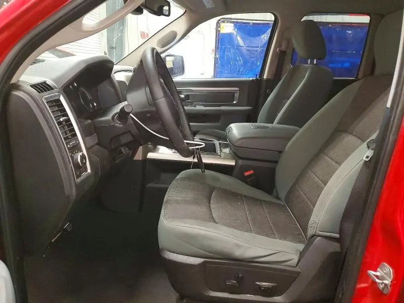 2013 RAM 1500 SLT  