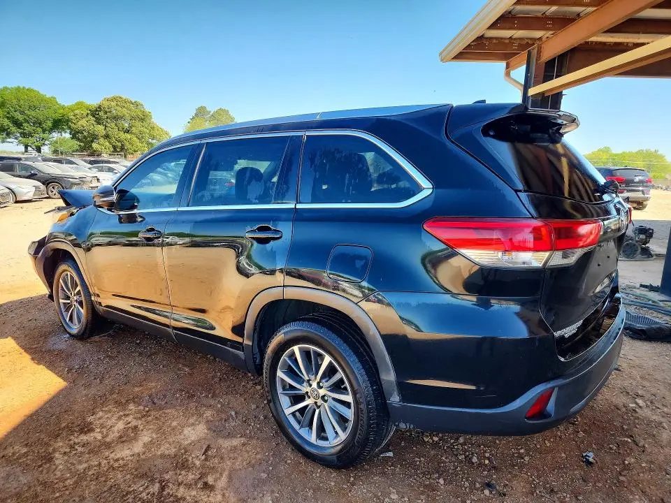 2019 TOYOTA HIGHLANDER XLE  