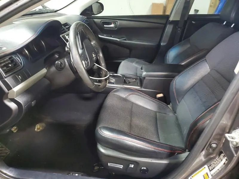 2017 TOYOTA CAMRY SE  