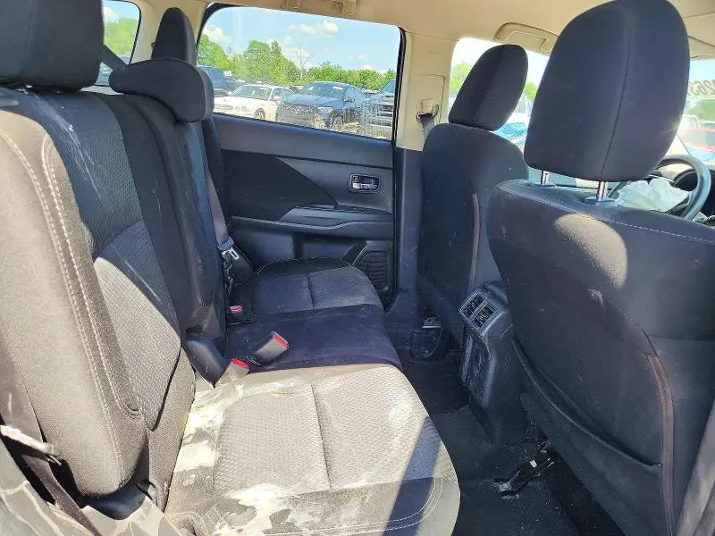 2019 MITSUBISHI OUTLANDER SE  