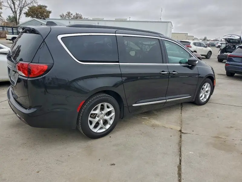 2017 CHRYSLER PACIFICA TOURING L  