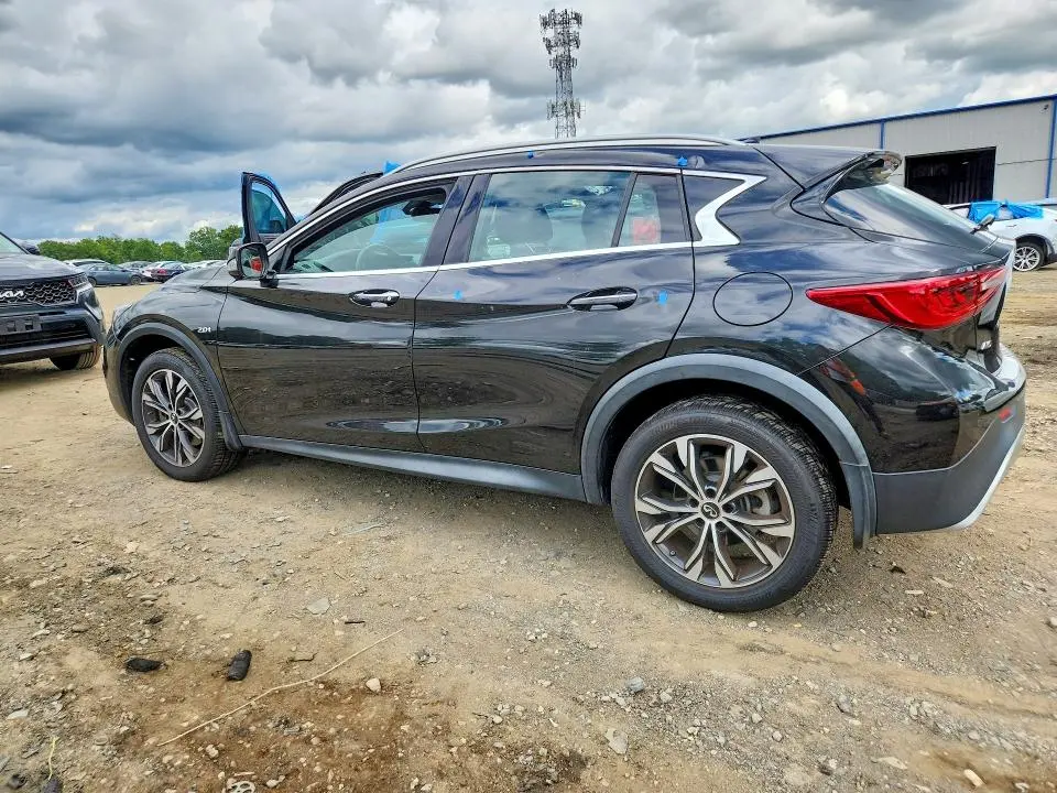 2019 INFINITI QX30 LUXE  
